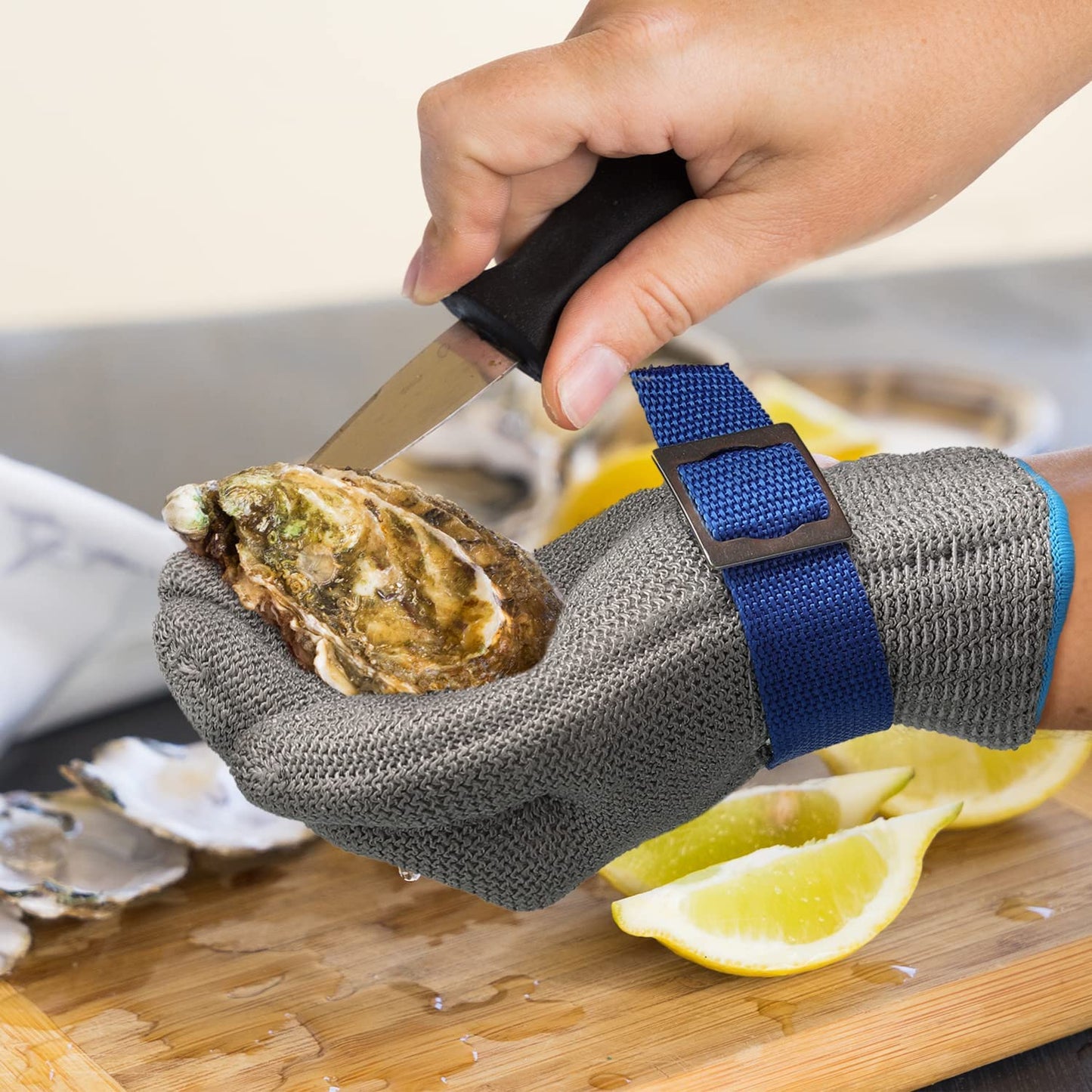 đ§€âïž 50% KORTING! Alsof je een onverwoestbaar harnas van 316L-staal om je handen trekt dat het scherpste mes laat afketsen! Snijbestendig niveau A9 â vlees, vis, oesters, jij snijdt, het staal beschermt.